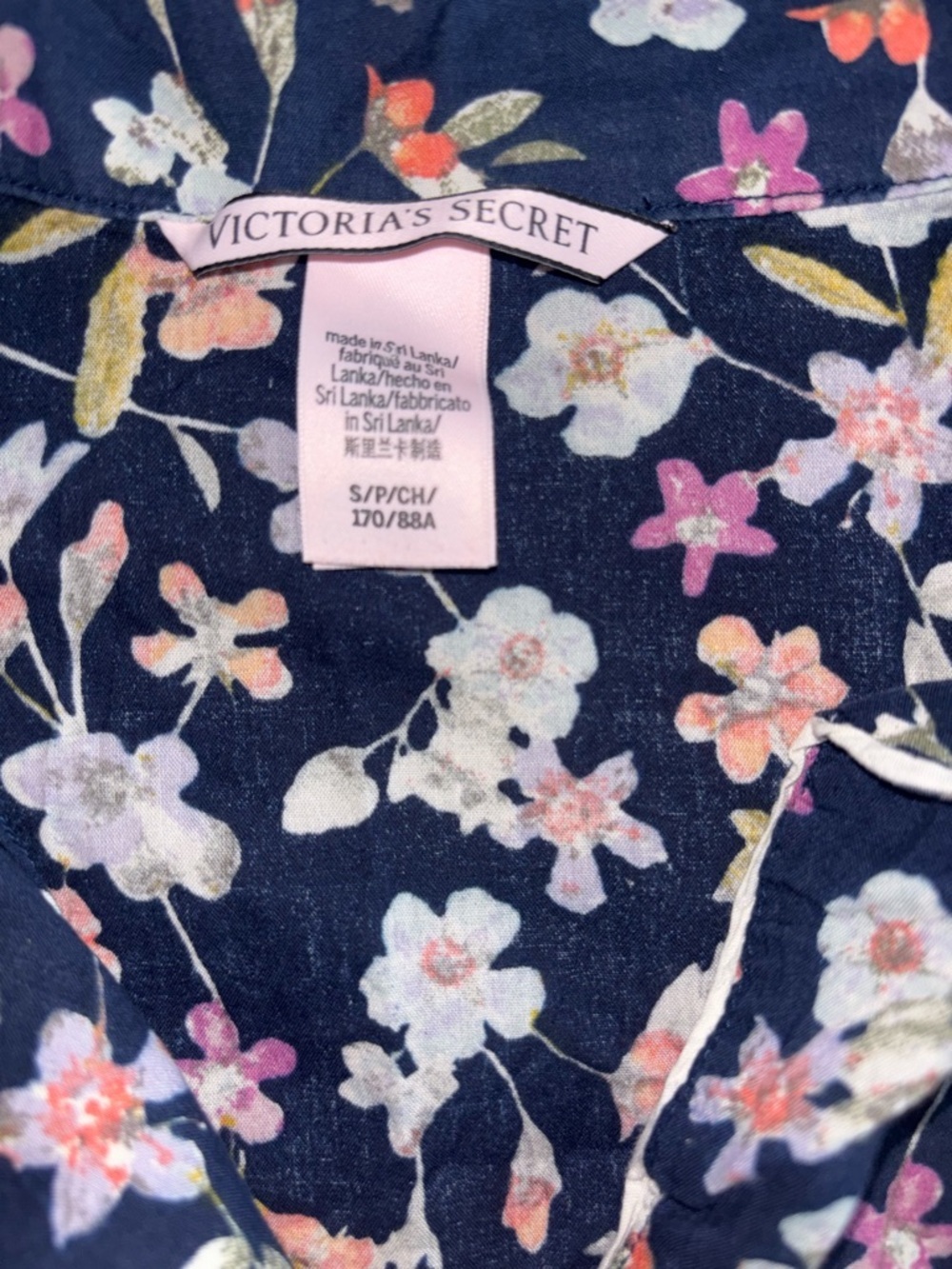 Victoria’s Secret Floral Pajama Top Small Navy Button Up Sleepwear Loungewear - Picture 3 of 4